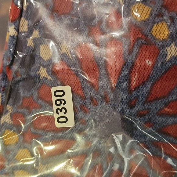 CHAPS Women’s Floral Pullover Size XL Red White Blue Yellow Ruffle V Neck - Picture 7 of 7